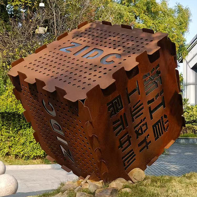 Hollow-Pattern Cubic Weathering Steel Dekorasyon Sculpture