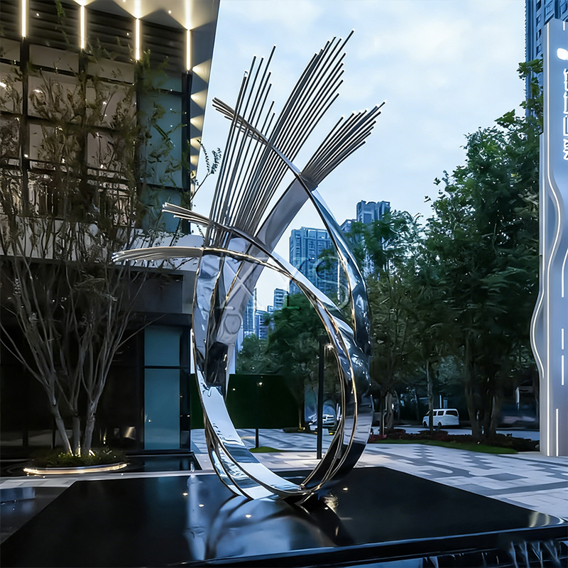 Phoenix Tail sa Dawn Openwork Feather Sculpture